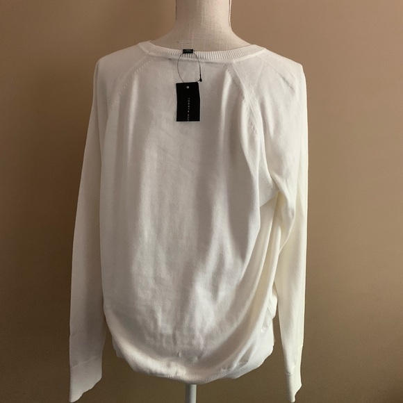 Women’s Color Block Diagonal Design Sweater - Picture 5 of 9